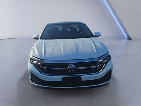 Used 2023 Volkswagen Jetta SE image 8