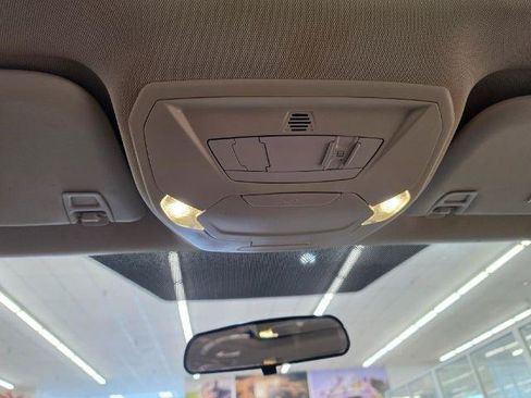 Used 2017 Ford Focus SEL FWD image 30