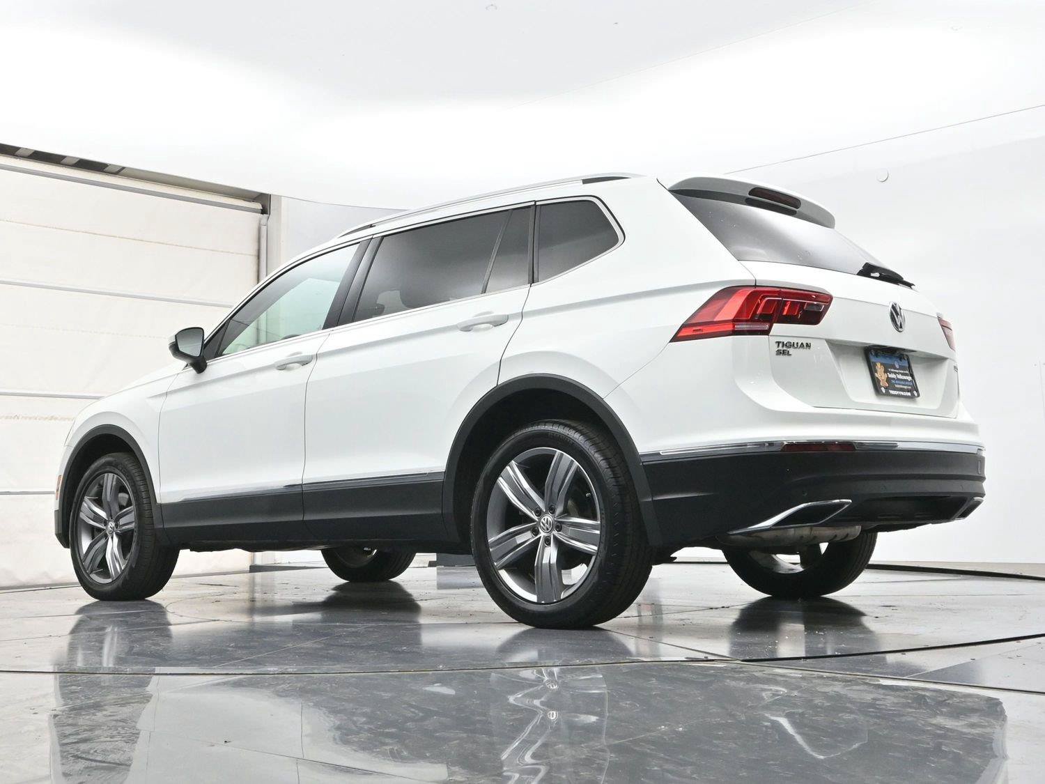 Used 2020 Volkswagen Tiguan SEL w/ 3rd Row Seat Package AWD/4WD image 30