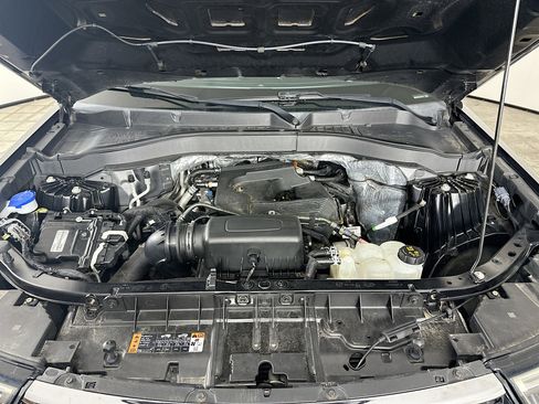 Used 2020 Ford Explorer XLT w/ Equipment Group 202A RWD image 35