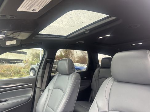 Used 2023 Buick Enclave Essence w/ Experience Buick Package image 7