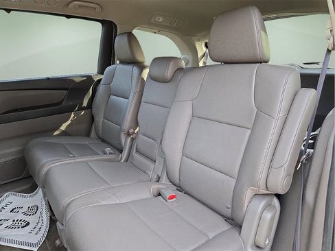Used 2016 Honda Odyssey Touring Elite image 11
