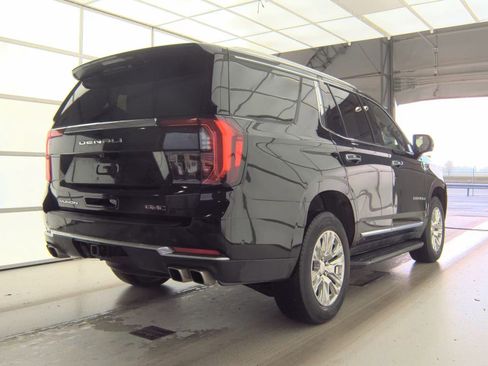 Used 2025 GMC Yukon Denali AWD/4WD image 4