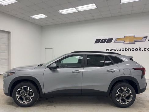 New 2026 Chevrolet Trax LT w/ Driver Confidence Package image 8