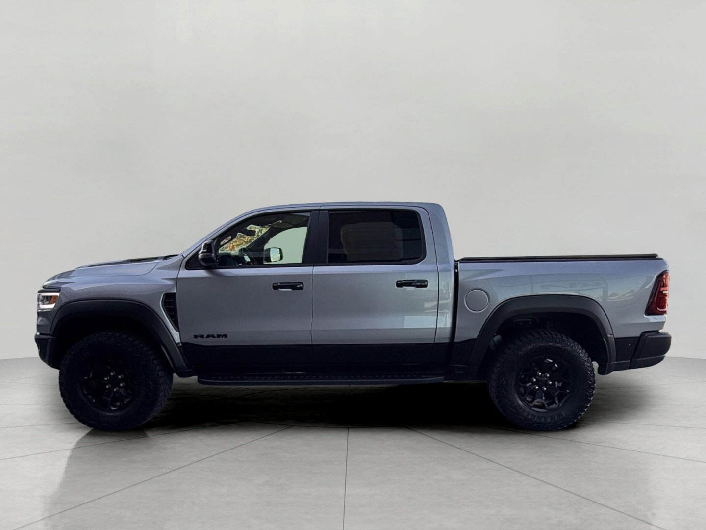 Used 2025 RAM 1500 RHO AWD/4WD image 9