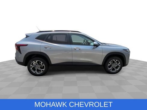 Used 2024 Chevrolet Trax LT w/ Driver Confidence Package FWD image 10