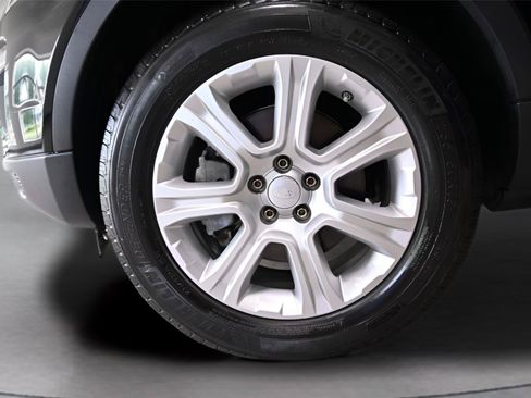 Used 2018 Land Rover Range Rover Evoque SE Premium AWD/4WD image 35