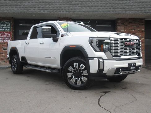 Used 2025 GMC Sierra 2500 Denali w/ Denali Reserve Package AWD/4WD image 1