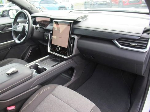 Certified 2025 GMC Acadia Elevation image 12