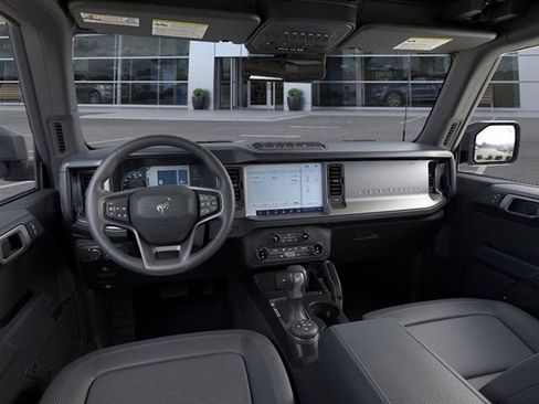 New 2025 Ford Bronco Badlands image 9