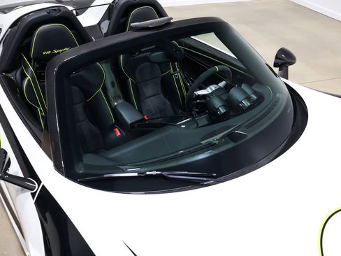 Used 2015 Porsche 918 Spyder image 89