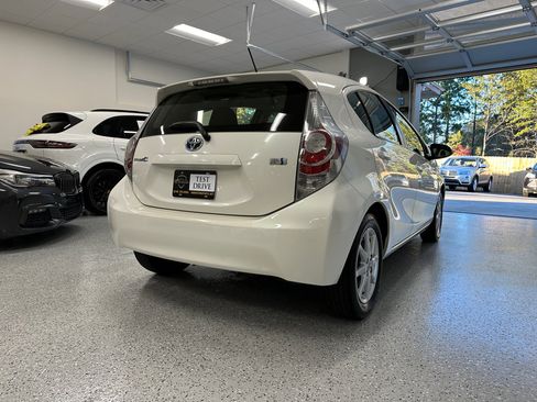 Used 2012 Toyota Prius C Three image 9