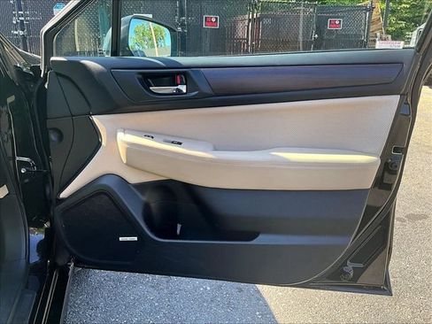 Used 2017 Subaru Legacy 2.5i Limited AWD/4WD image 20
