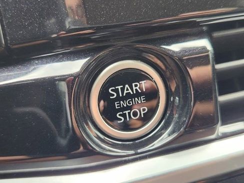 Used 2024 Nissan Pathfinder SL w/ Cargo Package image 8