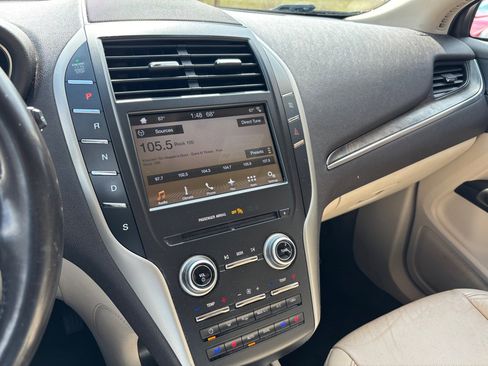 Used 2017 Lincoln MKC Reserve w/ Lincoln MKC Climate Package image 22