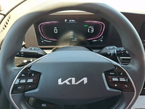 Used 2023 Kia Niro LX FWD image 20
