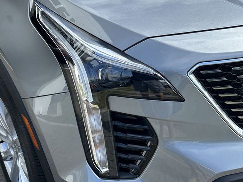 Certified 2023 Cadillac XT4 Luxury w/ Cold Weather Package image 7