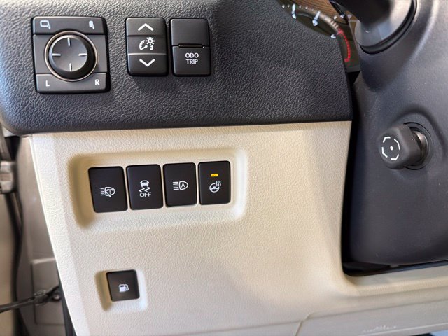 Used 2023 Lexus GX 460 Premium w/ Premium Package AWD/4WD image 11