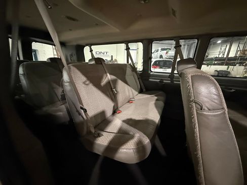 Used 2019 Chevrolet Express 3500 LT w/ LT Preferred Equipment Group RWD image 9