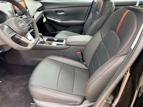 New 2025 Nissan Sentra SR image 5