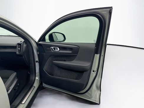 Used 2023 Volvo C40 P8 Recharge Ultimate AWD/4WD image 32