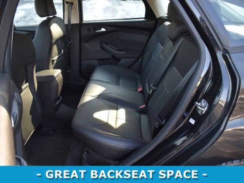 Used 2015 Ford Focus SE w/ Equipment Group 201A image 9