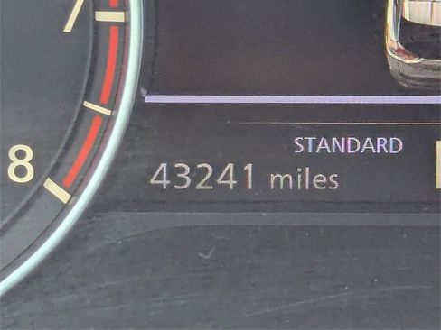 Used 2023 Nissan Rogue SV image 31