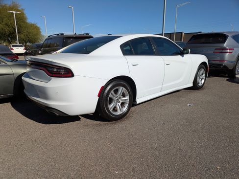 Used 2021 Dodge Charger SXT image 2