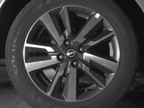 Used 2025 Nissan Versa SV FWD image 15
