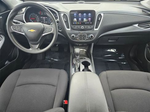 Used 2024 Chevrolet Malibu LT image 9