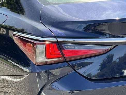 Certified 2025 Lexus ES 350 w/ Premium Package FWD image 10