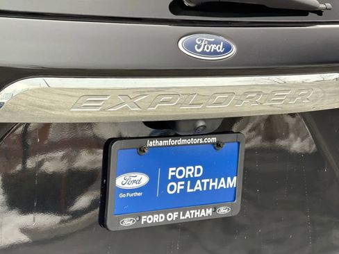 Used 2023 Ford Explorer XLT w/ Equipment Group 202A image 13