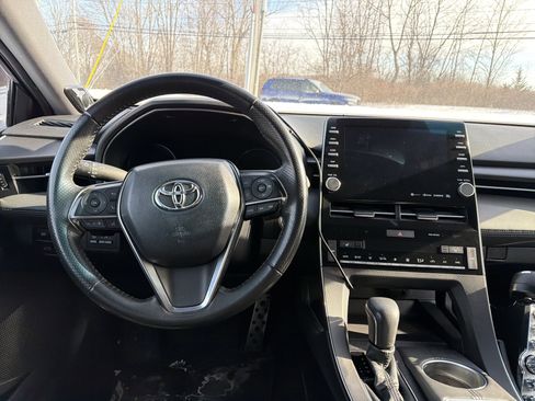 Used 2019 Toyota Avalon XSE w/ All Weather Liner Package image 11