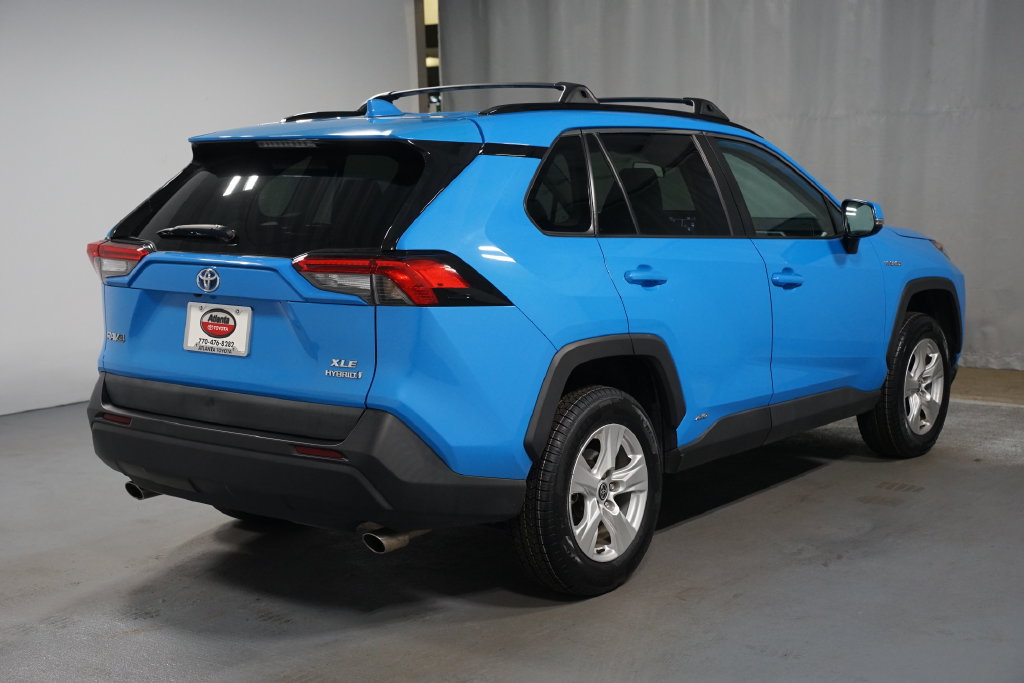 Used 2021 Toyota RAV4 XLE w/ XLE Grade Weather Package AWD/4WD image 8