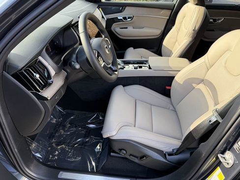 New 2026 Volvo XC90 B6 Ultra w/ Protection Package Premier image 9