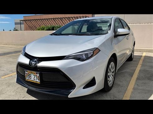 Used 2017 Toyota Corolla LE FWD image 1