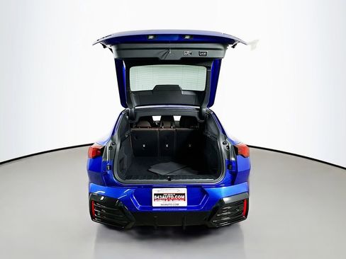 Used 2025 BMW X2 xDrive28i w/ M Sport Package image 32