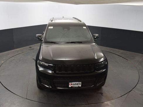 New 2025 Jeep Grand Cherokee L Altitude image 42