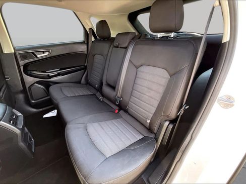 Used 2016 Ford Edge SE FWD image 19