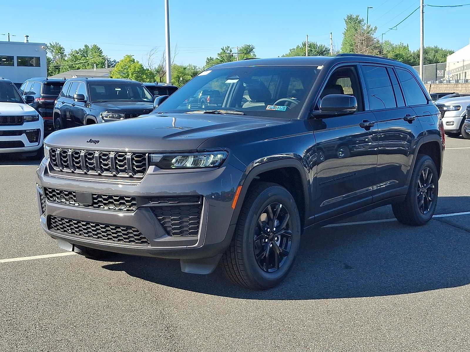New 2026 Jeep Grand Cherokee Altitude AWD/4WD image 2