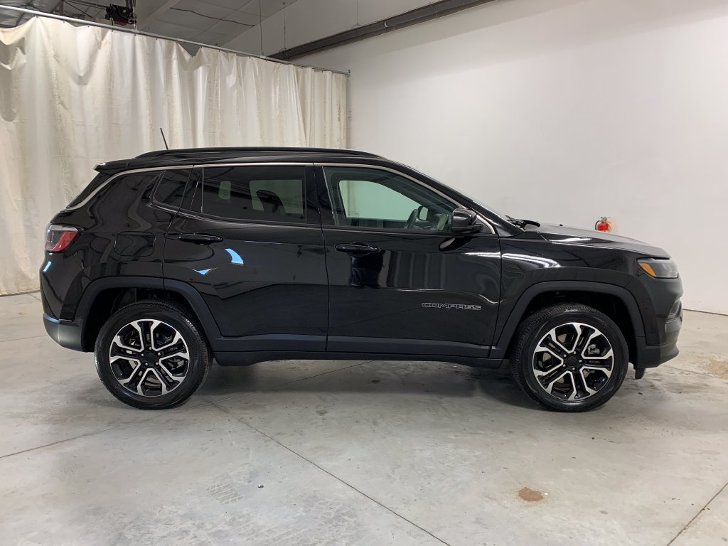 Used 2023 Jeep Compass Limited AWD/4WD image 28