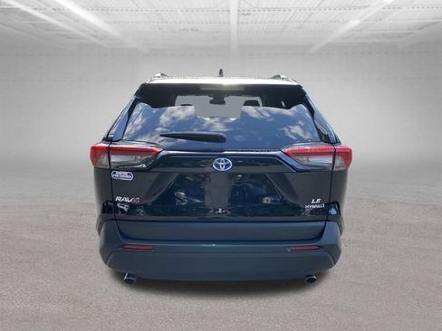 Used 2022 Toyota RAV4 LE AWD/4WD image 6