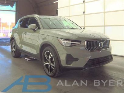 Used 2025 Volvo XC40 B5 Core