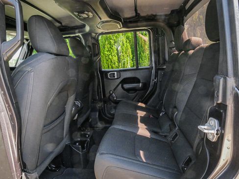 Used 2022 Jeep Gladiator Sport image 27