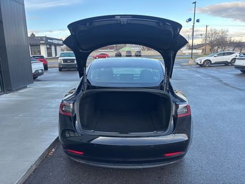 Used 2019 Tesla Model 3 Standard Range Plus image 8