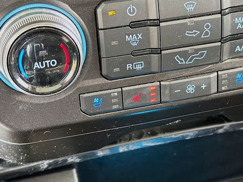 Used 2020 Ford F150 Platinum w/ Equipment Group 701A Luxury image 38