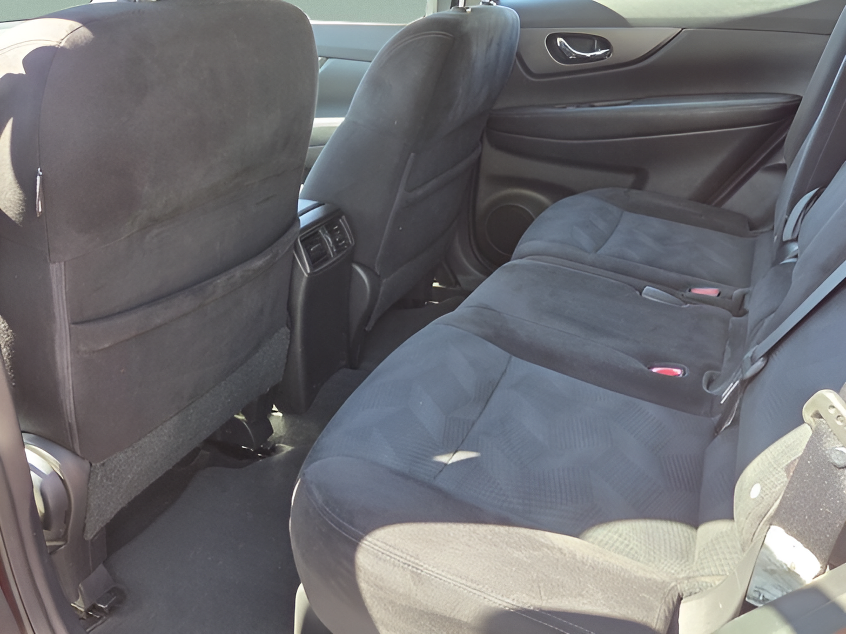 Used 2014 Nissan Rogue S FWD image 9