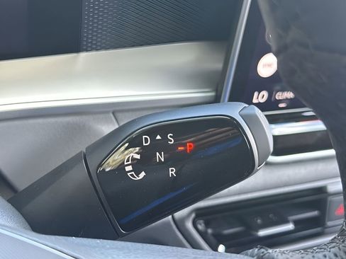 New 2026 Volkswagen Tiguan SE R-Line image 20