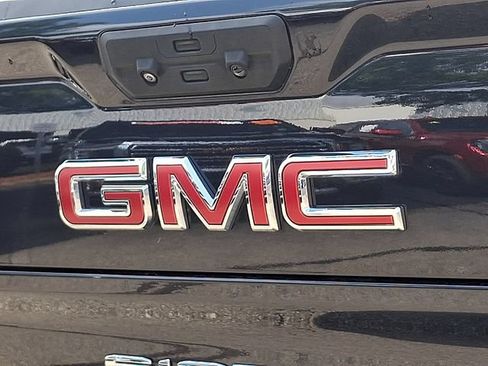 Used 2023 GMC Sierra 1500 AT4 w/ Technology Package AWD/4WD image 30