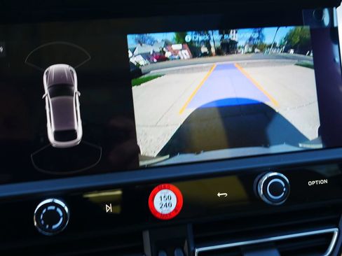 New 2026 Porsche Macan AWD/4WD image 30